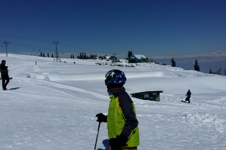 Schi fahren in Gulmarg, Kaschmir, Indien, Himalaya