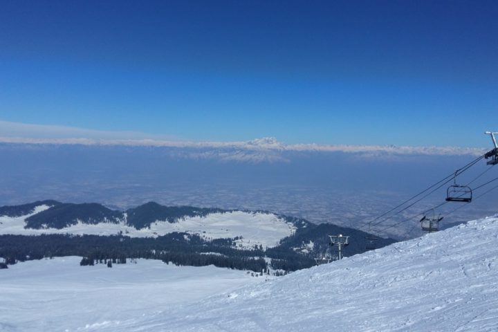 Schi fahren in Gulmarg, Kaschmir, Indien, Himalaya