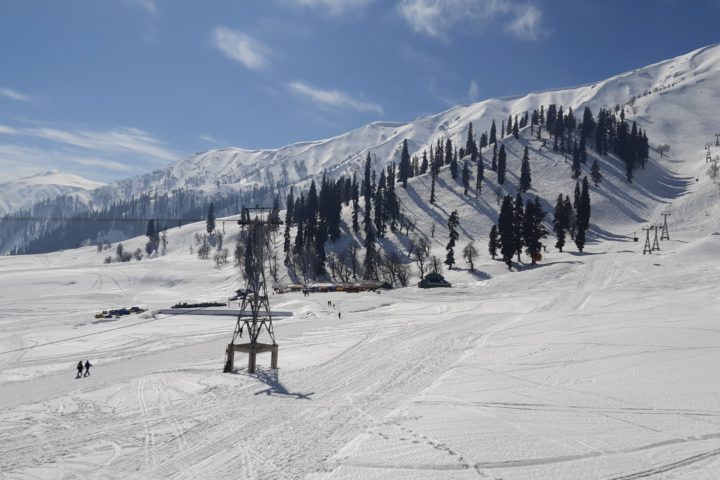 Schi fahren in Gulmarg, Kaschmir, Indien, Himalaya
