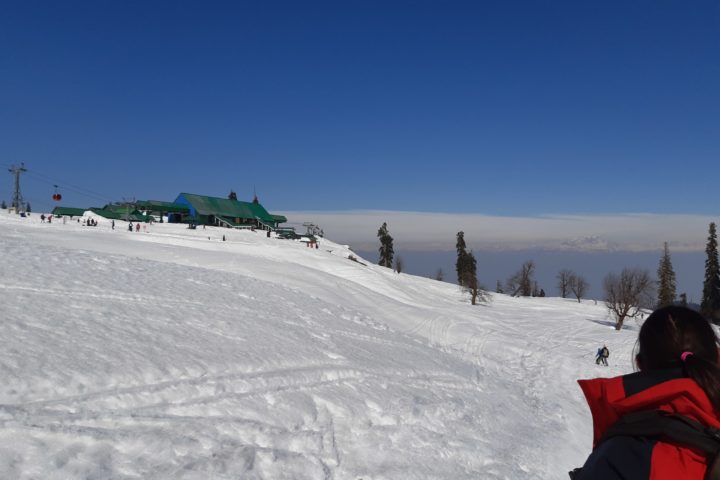 Schi fahren in Gulmarg, Kaschmir, Indien, Himalaya