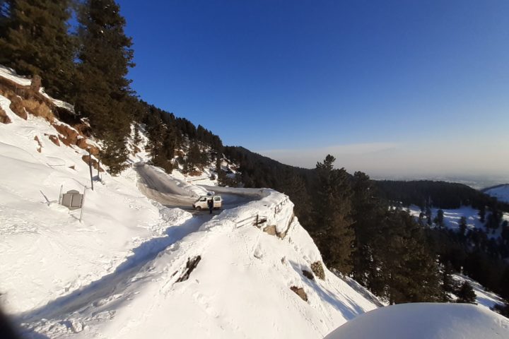 Schi fahren in Gulmarg, Kaschmir, Indien, Himalaya