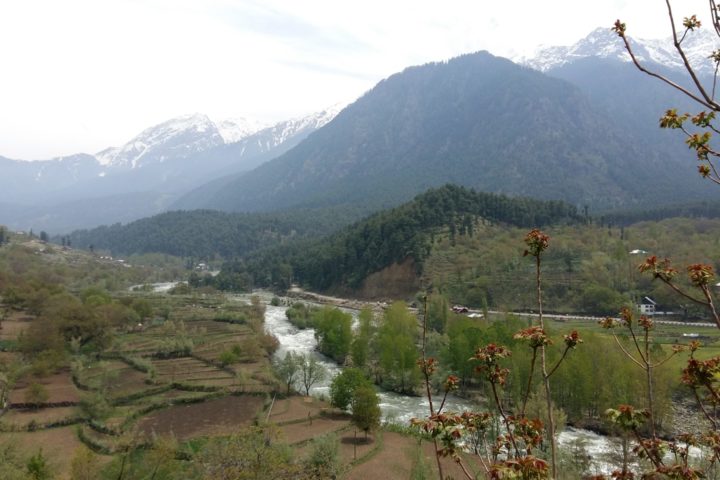 Fluss bei Pahalgam, Kaschmir, Indien