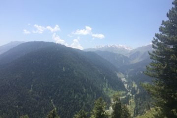 Schi fahren in Gulmarg, Kaschmir, Indien, Himalaya