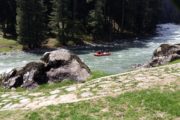 Kaschmir Reise - Water Rafting auf dem Fluss in Pahalgam, Kaschmir, Indien